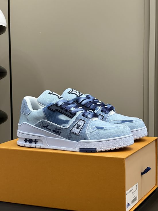 Louis Vuitton Classic Casual Sneakers Colorful Leather Upper Comfortable Sole