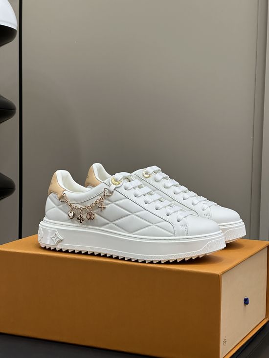 Louis Vuitton Classic Thick Sole Textured Low Top Casual Sneakers