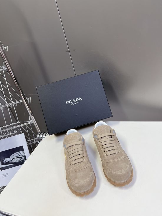 Prada Minimalist Retro Leather Sneakers With Non-slip Rubber Sole