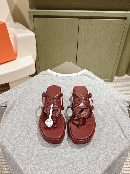 Hermes Suede Decor Leather Lined Comfortable Thick Sole Slides