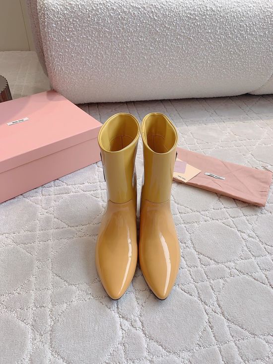 Miu Miu Soft Patent Leather Ankle Boots Slim Leg Comfortable