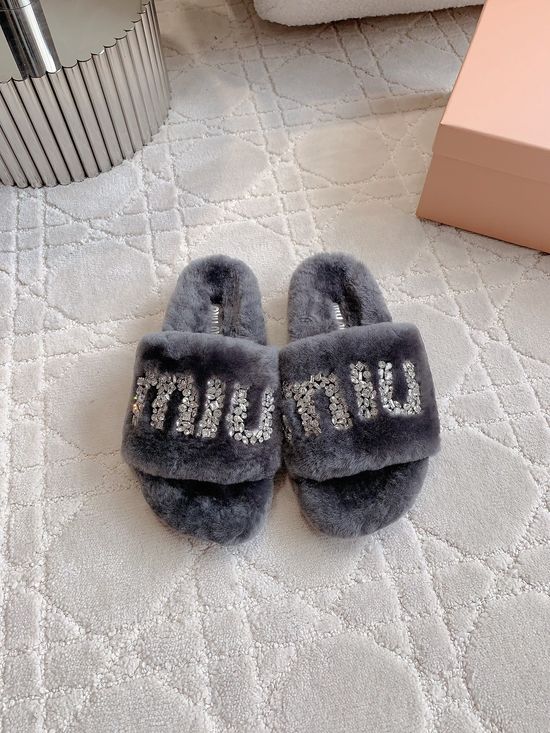 Miu Miu Wool Rhinestone Fuzzy Slippers Soft Comfortable Casual Footwear