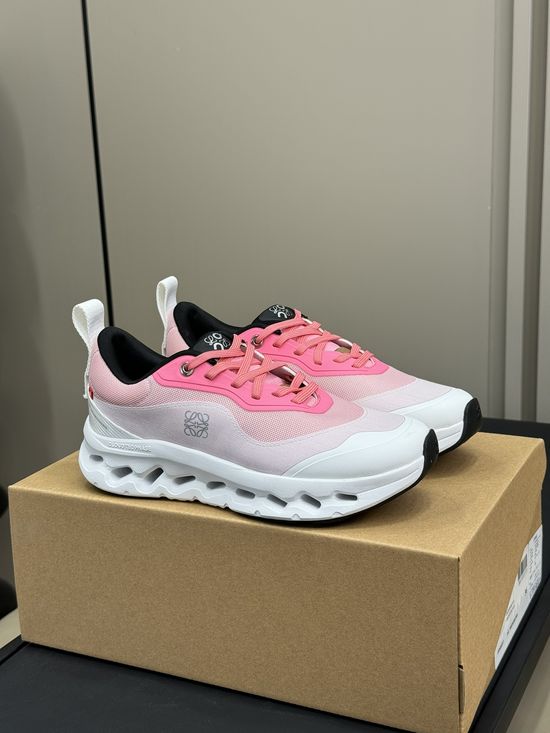 Loewe Lightweight Gradient Color Breathable Running Sneakers