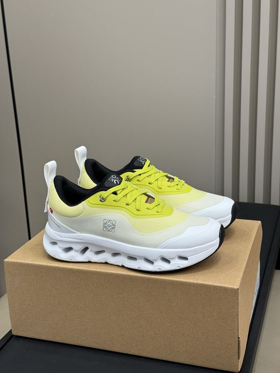 Loewe Lightweight Gradient Color Breathable Running Sneakers