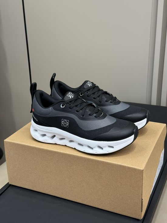 Loewe Lightweight Gradient Color Breathable Running Sneakers