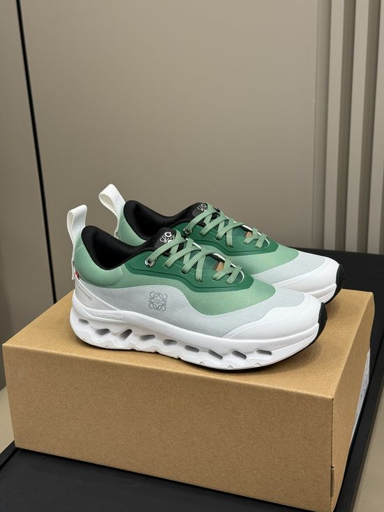 Loewe Lightweight Gradient Color Breathable Running Sneakers