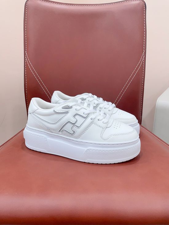 Fendi Vintage Contrast Color Sneakers Cowhide Upper Comfortable Daily Shoes