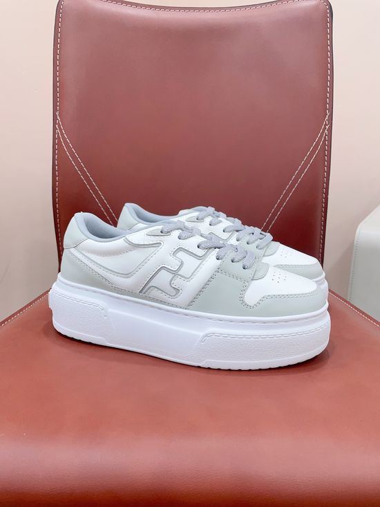 Fendi Vintage Contrast Color Sneakers Cowhide Upper Comfortable Daily Shoes