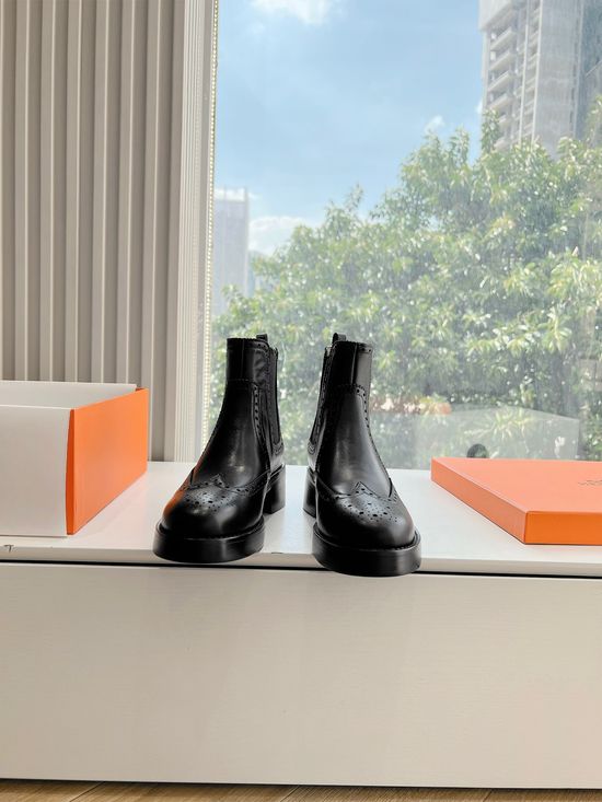 Hermes High-End Handcrafted Chelsea Boots with Imported Leather