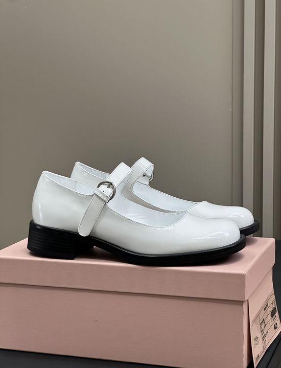Miu Miu Vintage Leather Dress Shoes Soft Cushioned Sole