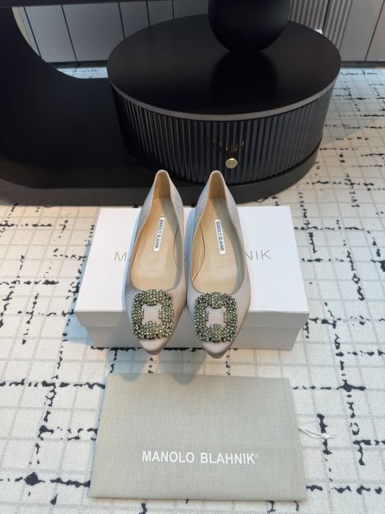 Manolo Blahnik Comfortable Satin High Heels with Crystal Buckle for Banquets