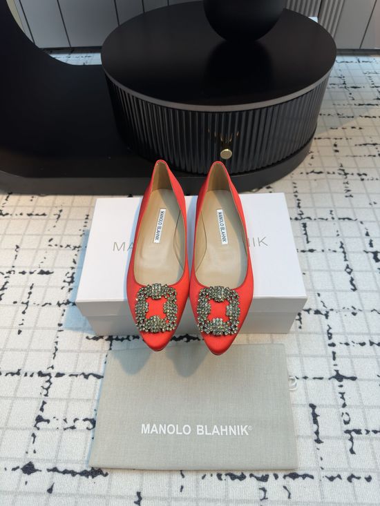 Manolo Blahnik Comfortable Satin High Heels with Crystal Buckle for Banquets
