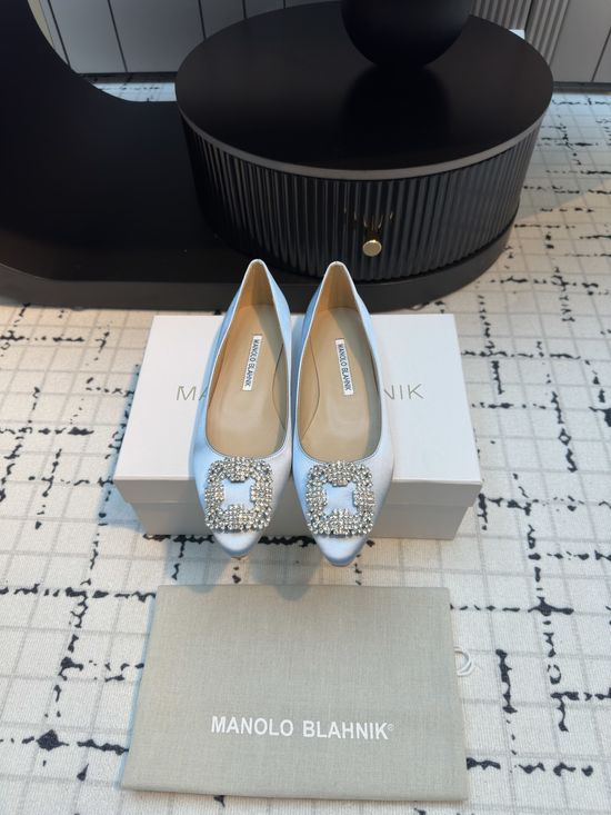 Manolo Blahnik Comfortable Satin High Heels with Crystal Buckle for Banquets