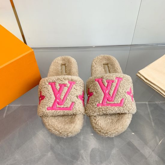 Louis Vuitton Plush Lined Slippers Non-slip Sole Classic Pattern Footwear