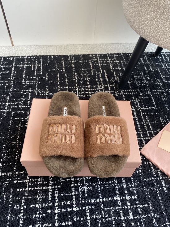 Miu Miu Soft Wool Fuzzy Slippers Anti Slip Sole For Daily Wear