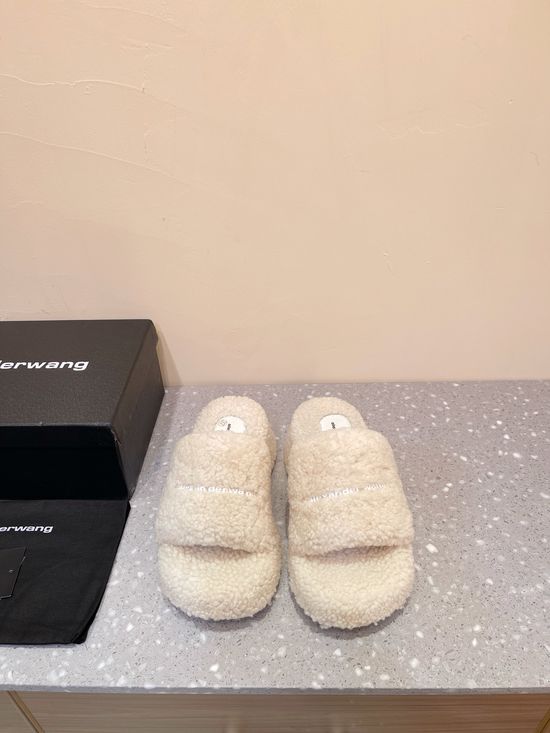 Alexander Wang Comfortable Curly Lamb Fur Low Heel Slip On Slippers
