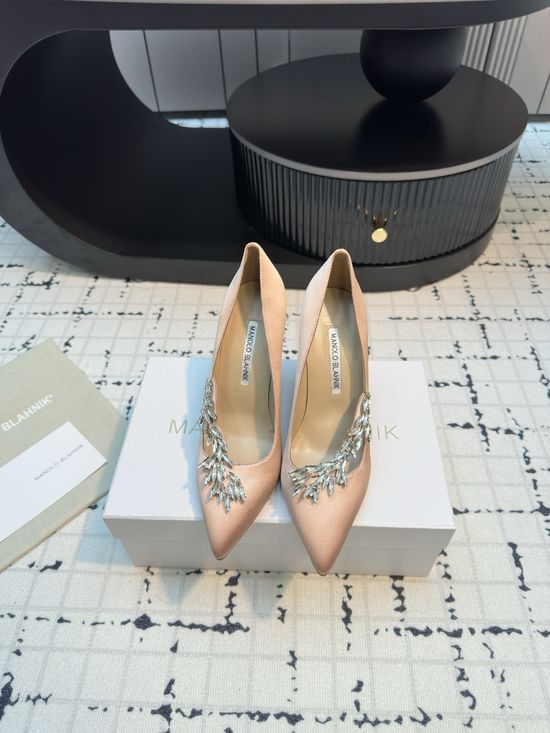 Manolo Blahnik Luxury Embellished Silk High Heel Pumps