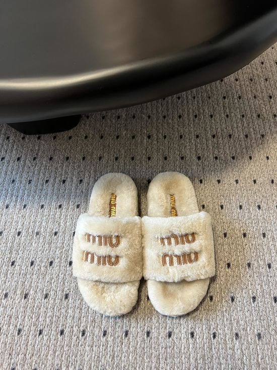 Miu Miu Premium Wool Thick Sole Fuzzy Slippers Anti Skid Bottom