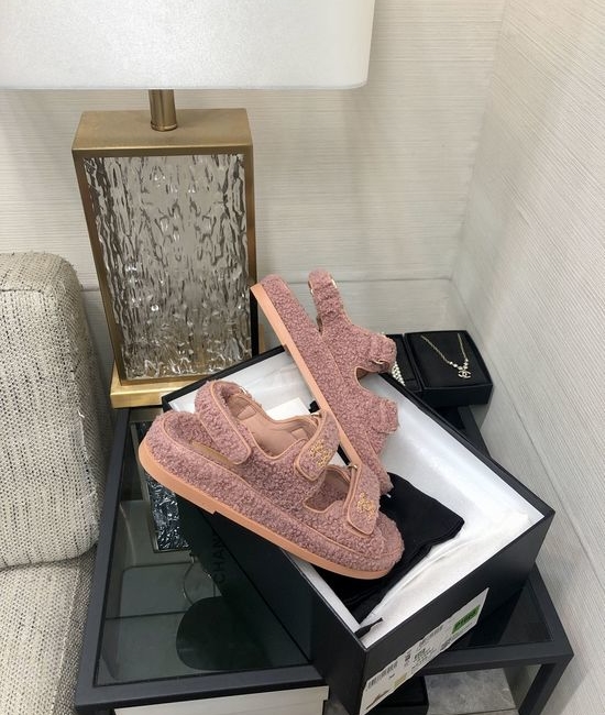 Gucci Top Quality Fuzzy Velcro Slip-On Sandals