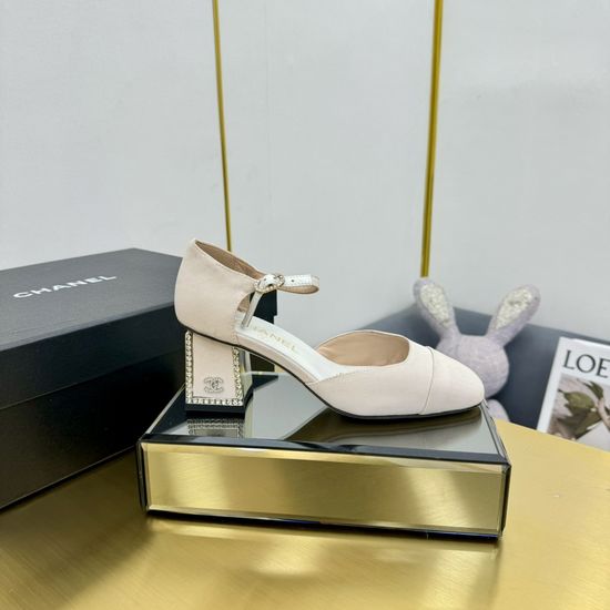 Chanel Vintage Embroidered Pearl Buckle Mid Heel Sandals