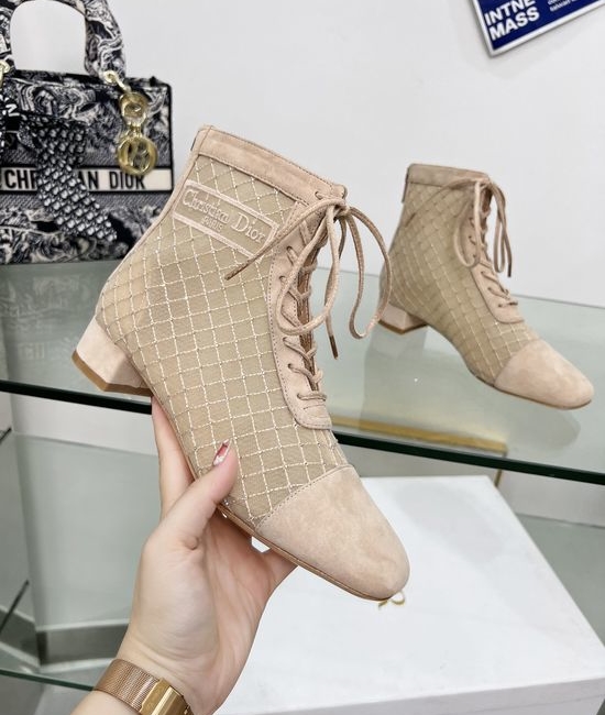 Christian Dior CD Top-tier Embroidered Pattern High-Heeled Booties