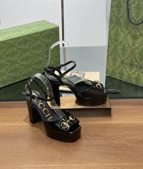 Gucci Fashion Patent Leather Peep Toe Platform Heeled Sandals