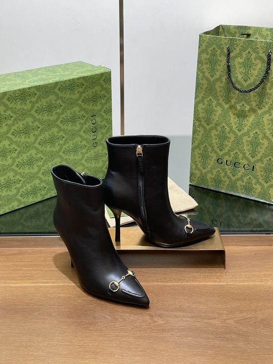 Gucci Pointed Toe Horsebit Ankle Boots With Leather Upper