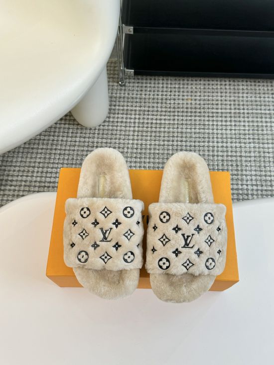 Louis Vuitton Cozy Wool Fuzzy Slippers Anti Slip Rubber Sole