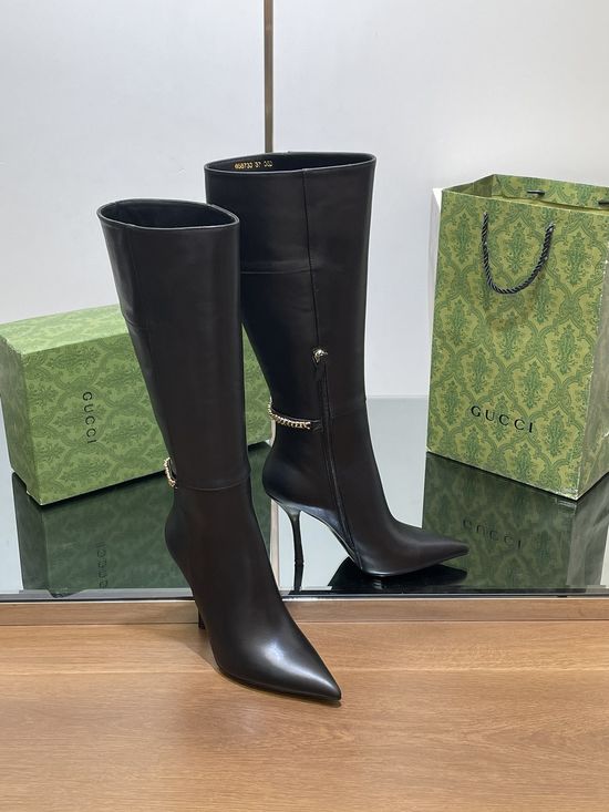 Gucci Pointed Toe Chain Knee High Boots With Leather Sole