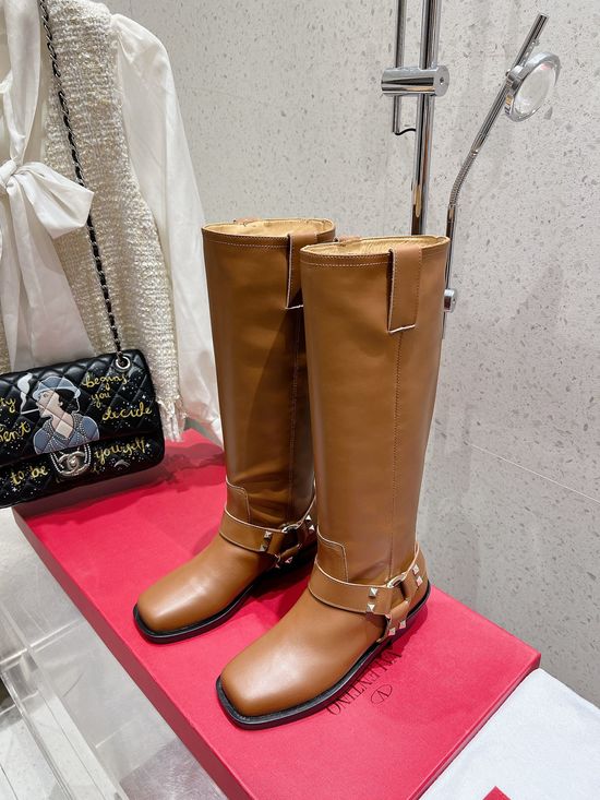 Valentino Classic Tall Boots Smooth Leather Upper Premium Outsole