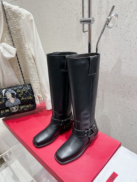 Valentino Classic Tall Boots Smooth Leather Upper Premium Outsole