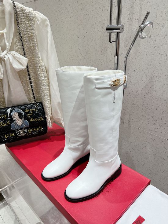 Valentino Classic Tall Boots Smooth Leather Upper Premium Outsole