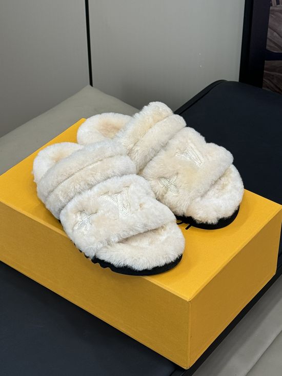 Louis Vuitton Shearling Lined Comfortable Lightweight Slippers