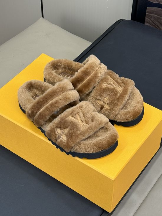 Louis Vuitton Shearling Lined Comfortable Lightweight Slippers