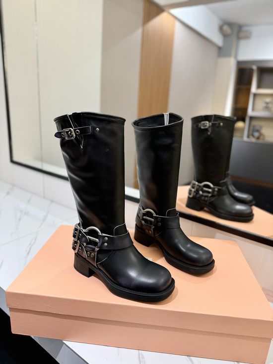 Miu Miu Vintage Distressed Leather Ankle Boots Retro Anti-slip Sole