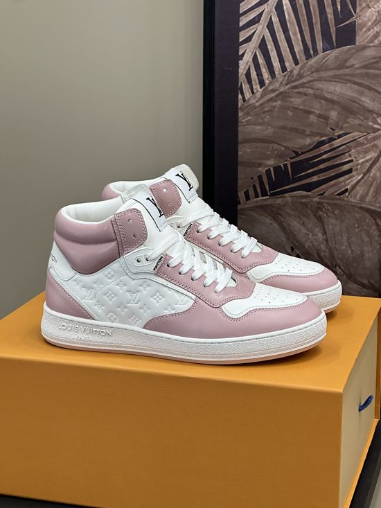 Louis Vuitton Embossed Mid Top Calfskin Sneakers Durable Non Slip Sole