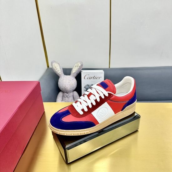 Valentino Classic Retro Casual Training Shoes with Premium Material