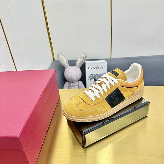 Valentino Classic Retro Casual Training Shoes with Premium Material