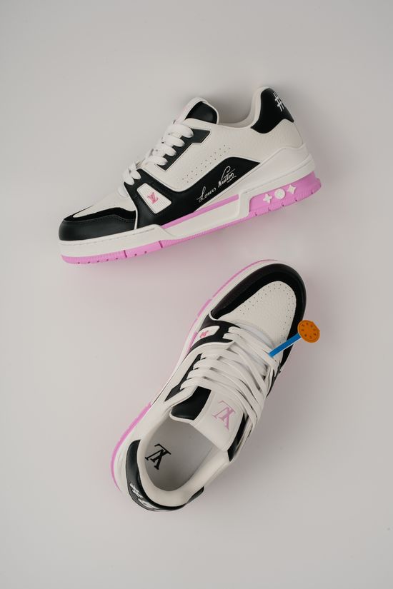 Louis Vuitton Leather Low-top Casual Sneakers with Anti-yellow Edge