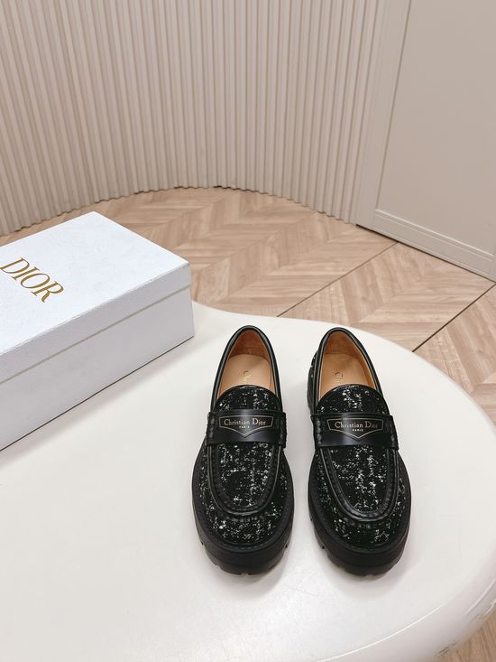 Christian Dior Classic Buckle Loafers Premium Material Exquisite Craftsmanship Fashion