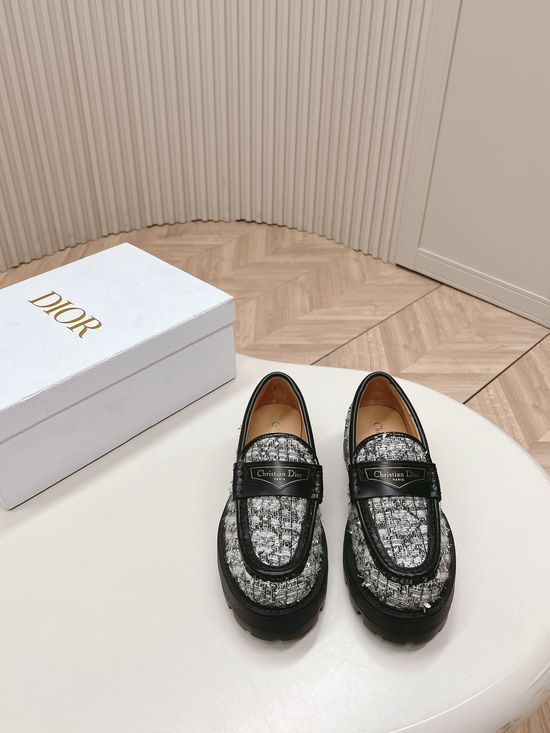 Christian Dior Classic Buckle Loafers Premium Material Exquisite Craftsmanship Fashion