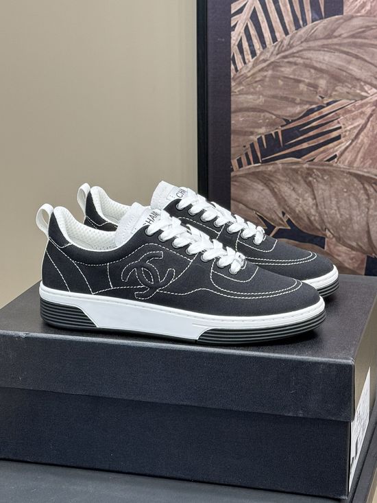 Chanel Stylish Comic-Inspired Plate Shoes