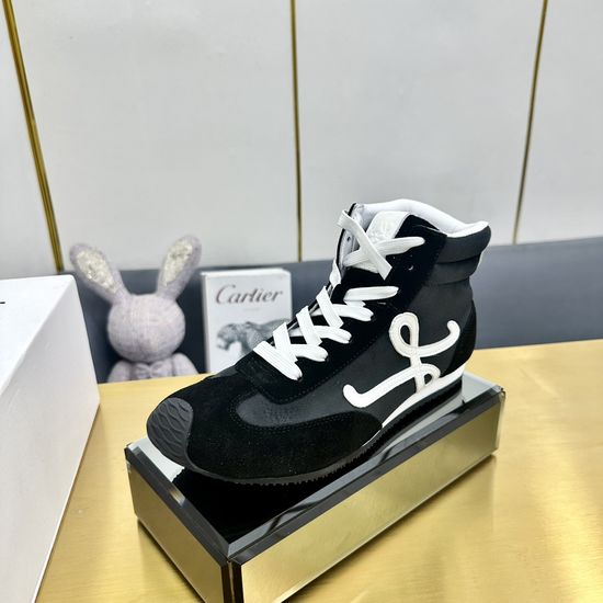 Loewe Comfortable Durable Casual Shoes with Classic Structured Design