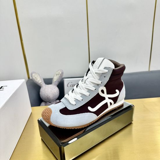 Loewe Comfortable Durable Casual Shoes with Classic Structured Design