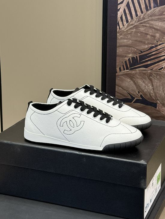 Chanel Stylish Comic-Inspired Plate Shoes