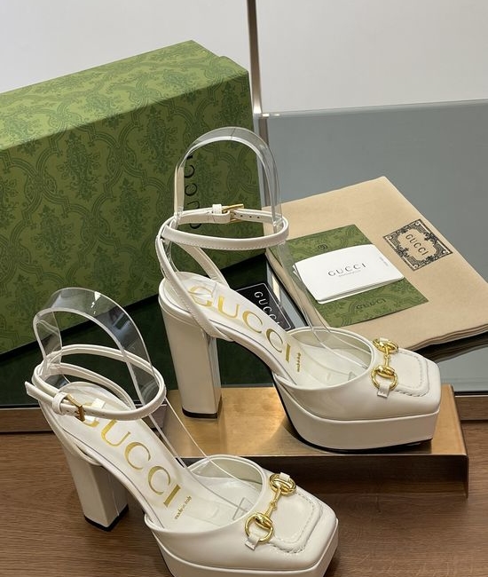 Gucci Buckle Decor Patent Leather Platform Heeled Sandals
