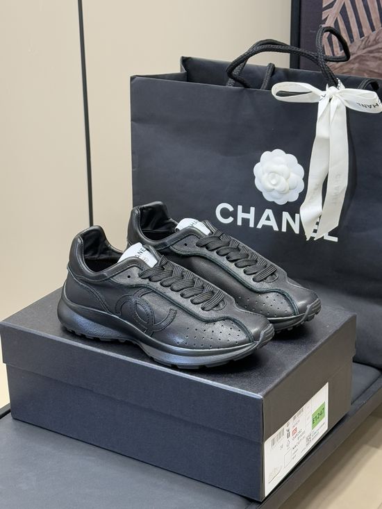 Chanel Lightweight Vintage White Soft Leather Daily Sneakers