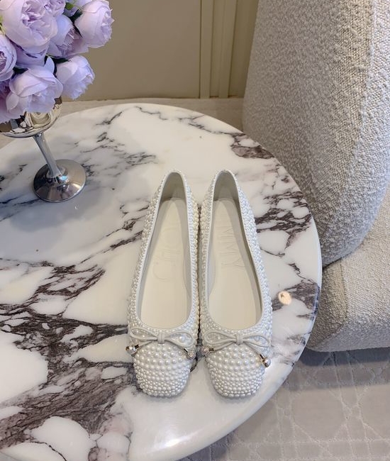 Jimmy Choo Bow Pearl Block Heel Dress Shoes with Luxury Detail