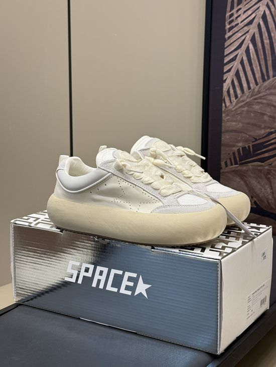 Golden Goose Vintage Casual Distressed Comfortable Sneakers