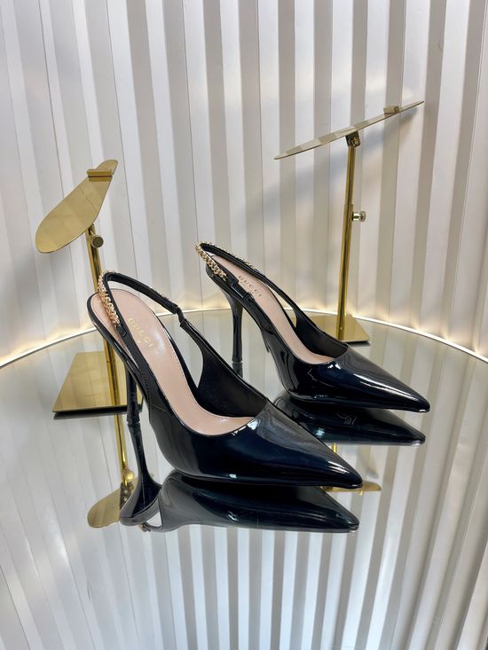 Gucci Pointed Toe Patent Leather Heel Dress Pumps
